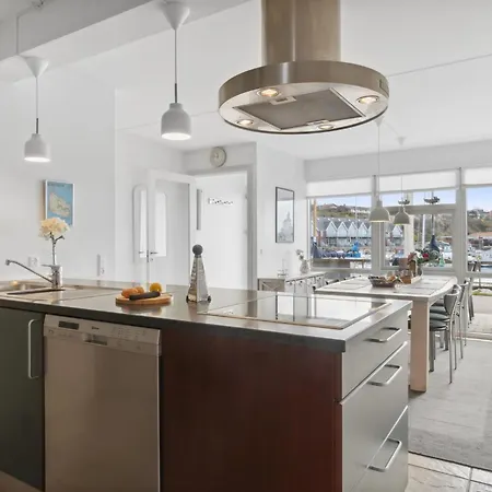 Fridhild - 10m From The Sea By Interhome